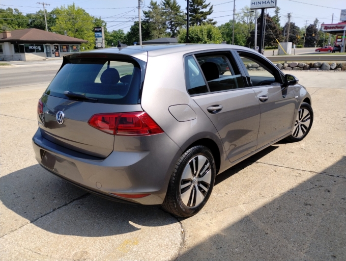 16eGolf (2)